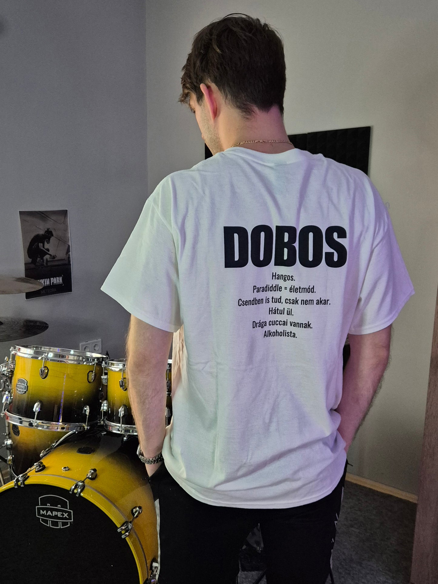 Dobos Fehér Póló - Dobos jellemzői
